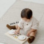 little DJ（木製サウンドトイ）- おしゃれな木のおもちゃ・知育玩具のdou?出産祝い・誕生日プレゼントにおすすめ！