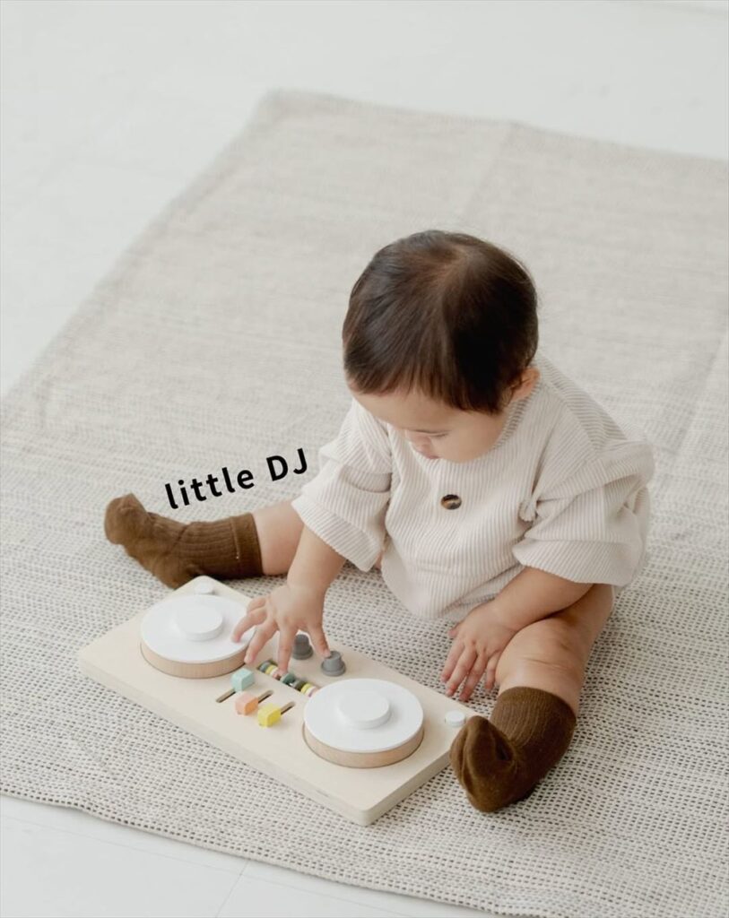 little DJ（木製サウンドトイ）- おしゃれな木のおもちゃ・知育玩具のdou?出産祝い・誕生日プレゼントにおすすめ！