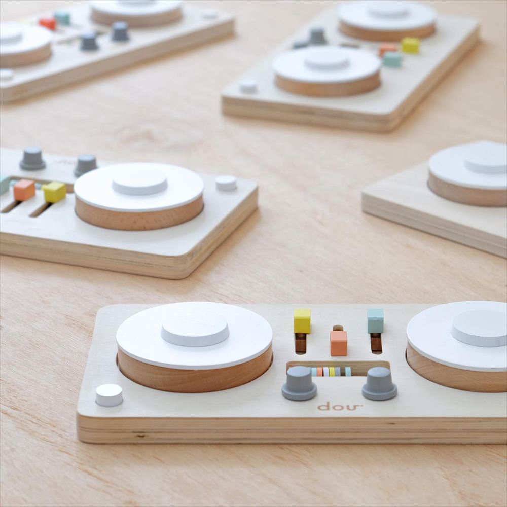 little DJ（木製サウンドトイ）- おしゃれな木のおもちゃ・知育玩具のdou?出産祝い・誕生日プレゼントにおすすめ！